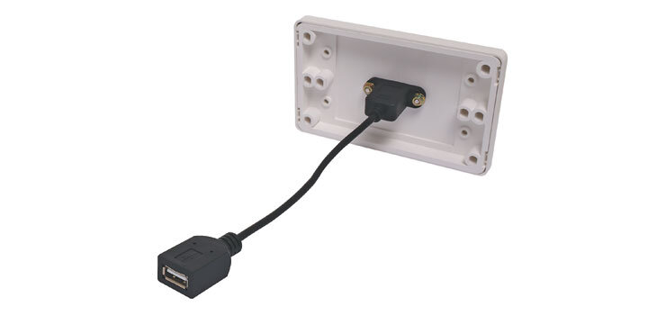 Dynalink-USB-Single-Wallplate-Dual-Cover-With-Sock.1-preview